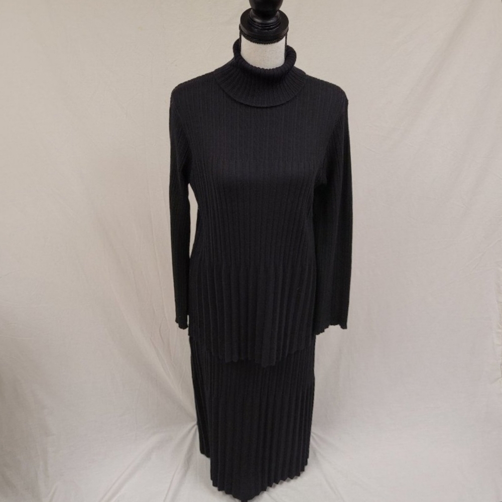 Turtleneck Ribbed Wool Sweater and Full Skirt PL